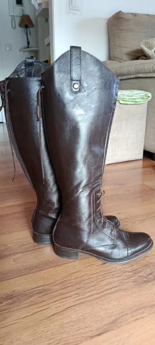 Botas de cuero marrón chocolate con cordones