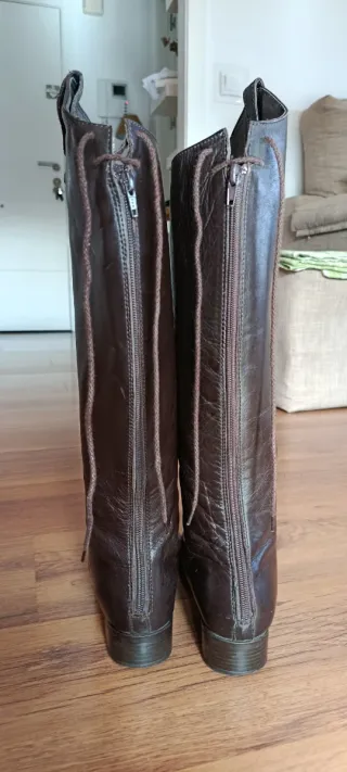 Botas de cuero marrón chocolate con cordones