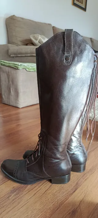 Botas de cuero marrón chocolate con cordones