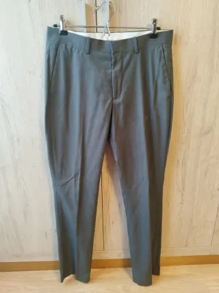 Traje gris hombre completo