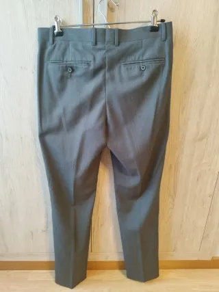 Traje gris hombre completo