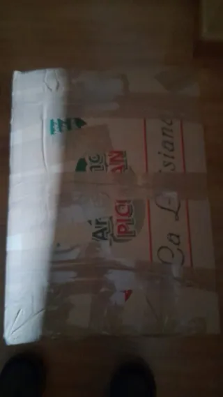 Caja de ropa multicolor