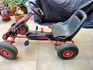 Kart a pedales rojo