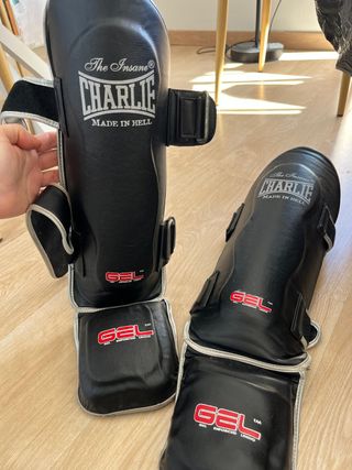 Guantes Boxeo Everlast + Vendas Rojas y Amarillas