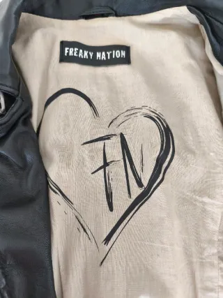 Cazadora de cuero FREAKY NATION L