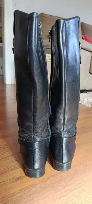 Botas de cuero negras