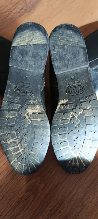 Botas de cuero negras