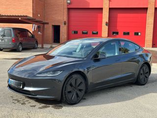 Tesla Model 3 Highland Gris Sigilo