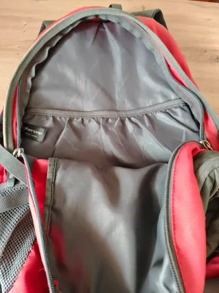 Mochila Gearpop deportiva gris y roja