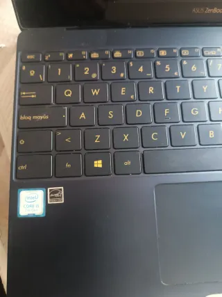 Ordenador ASUS Negro zenbook pantalla rota