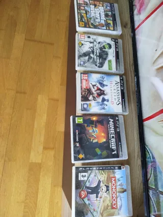 Confezione 5 Giochi PS3: GTA V, Splinter Cell, AC, Minec