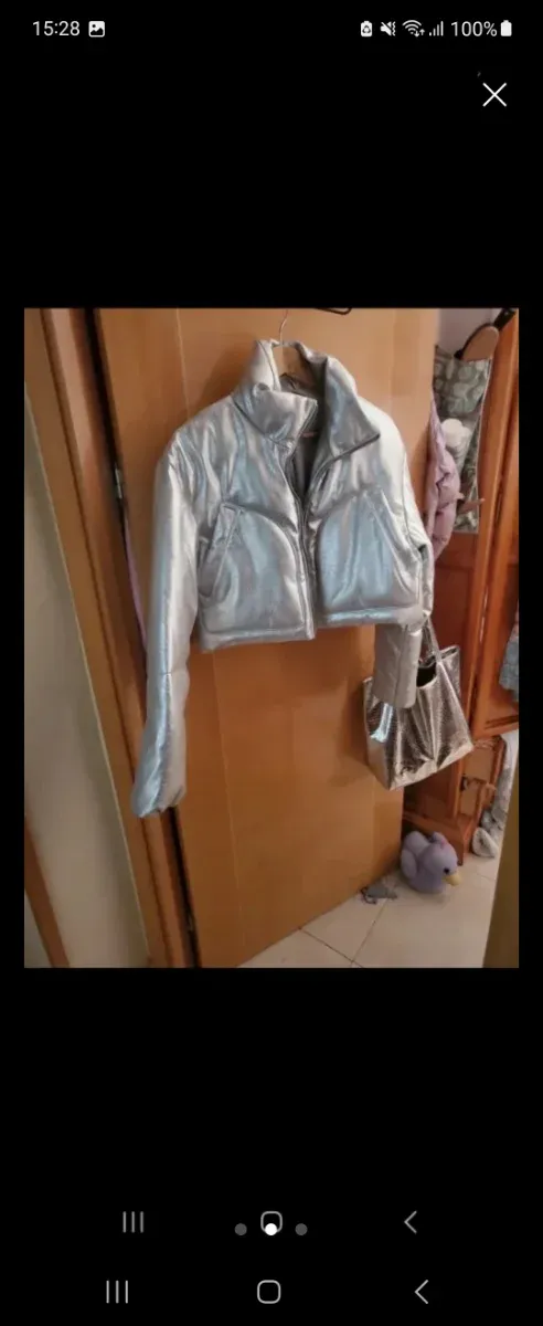 Bomber Pull&Bear plateada talla s peto da como 40