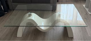 Tavolo da centro in cristallo con base bianca