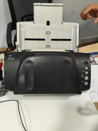 Escáner Fujitsu fi-7140 Profesional