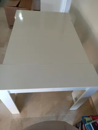 Juego de mesa comedor y 4 sillas