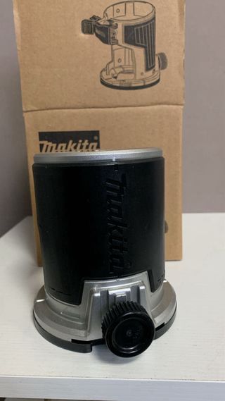 Base Recta Makita RT0700C