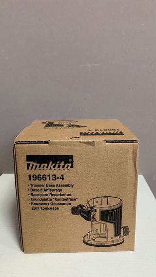 Base Recta Makita RT0700C