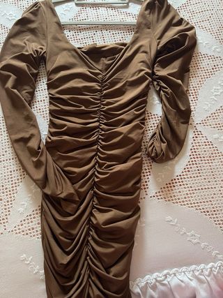Vestido marrón manga larga