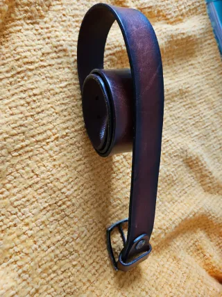 Cinturón de cuero marrón