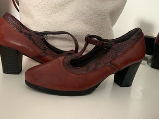 Zapatos de tacón de cuero