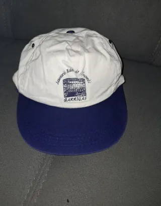 Gorra de coleccionismo blanca y azul