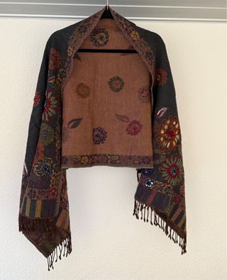 Chal grande estampado floral vibrante