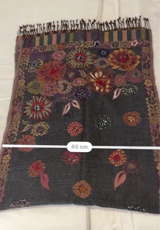 Chal grande estampado floral vibrante