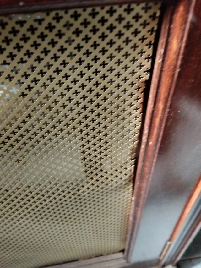 Mobile per coprire il radiatore in legno e rattan