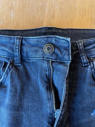 Vaqueros negros hombre rotos y pintados