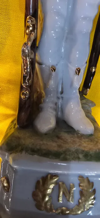 Figura militar antigua porcelana