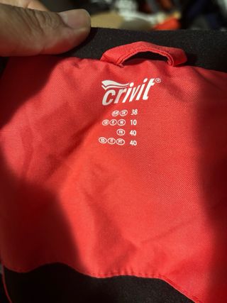 Abrigo para la nieve con capucha usada 2 veces