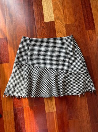 Falda Zara cuadros blanco y negro