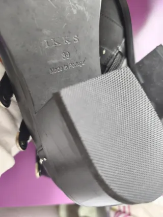 Botines IKKS negros con tachuelas