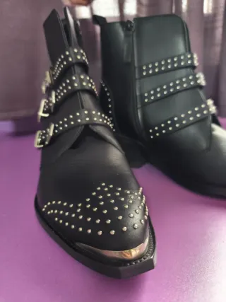 Botines IKKS negros con tachuelas