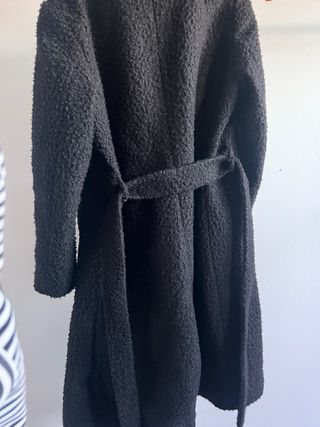 Abrigo H&M Negro Oversize Texturizado