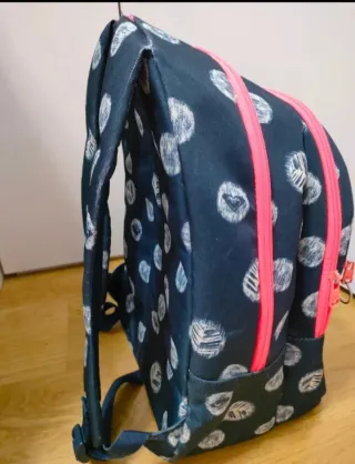 Mochila Roxy azul con detalles fucsia