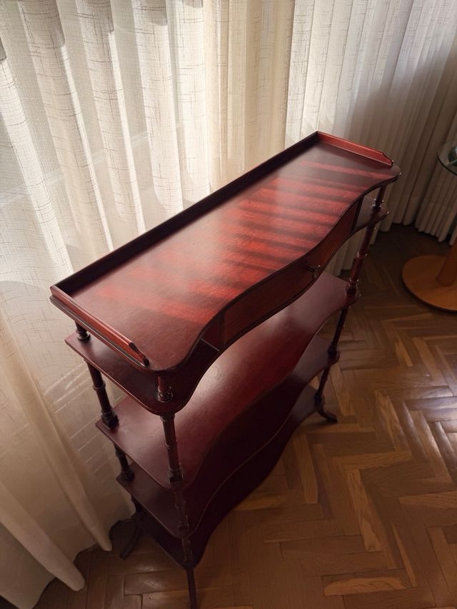 Mueble aparador de madera