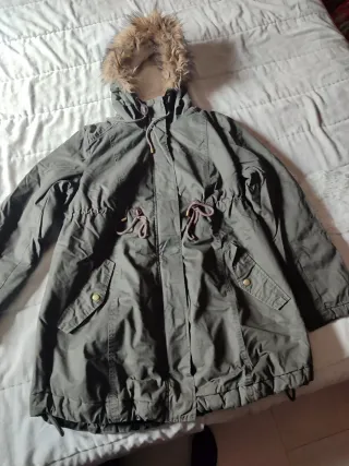 Chaquetón premamá verde con capucha