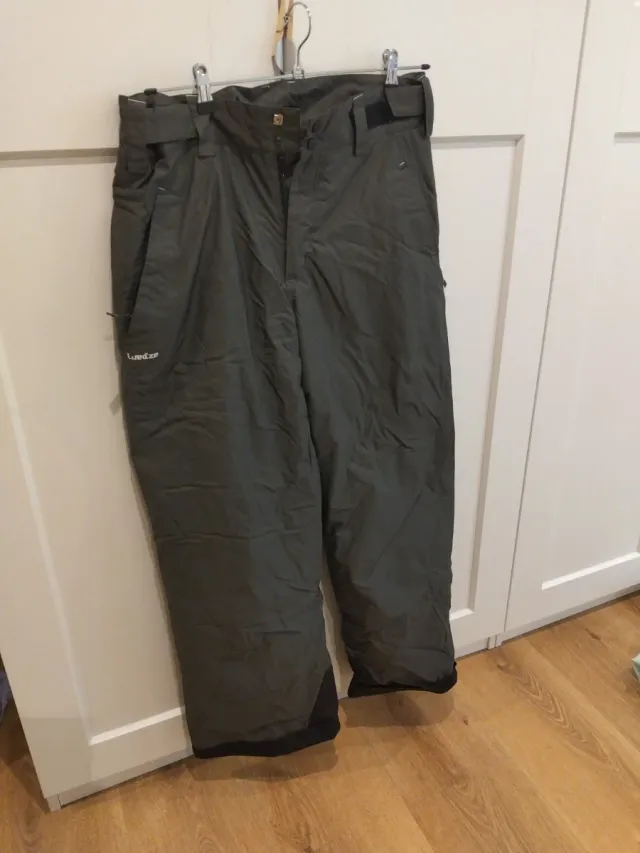 Pantalón nieve gris oscuro talla 42