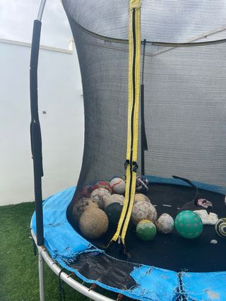 Cama elástica con red de seguridad