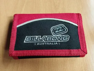 Cartera Billabong Negra y Roja