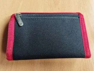 Cartera Billabong Negra y Roja