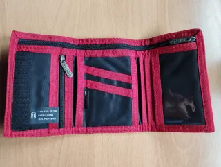 Cartera Billabong Negra y Roja