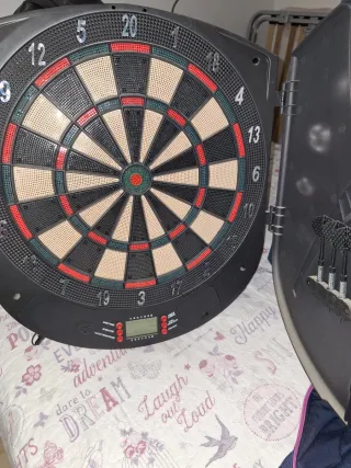 Diana Electrónica Boomerang con Armario