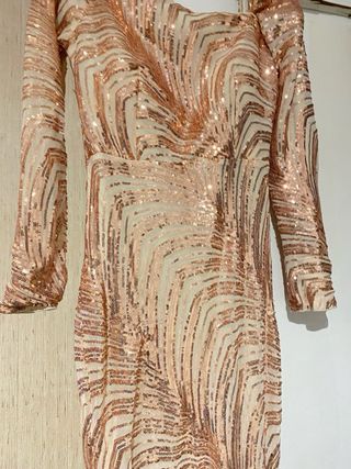 Vestido de fiesta dorado con lentejuelas