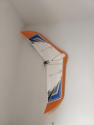 Avión rc ala volante
