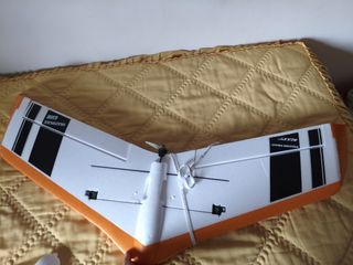 Avión rc ala volante