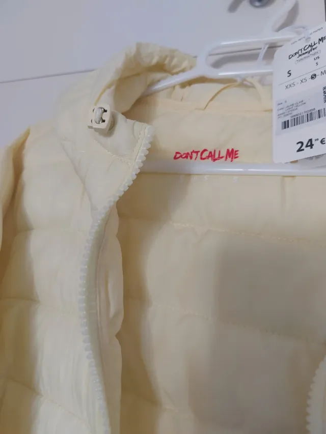 Abrigo amarillo talla S nuevo