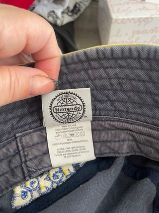 Sombrero bucket Pokémon original gris para colecci