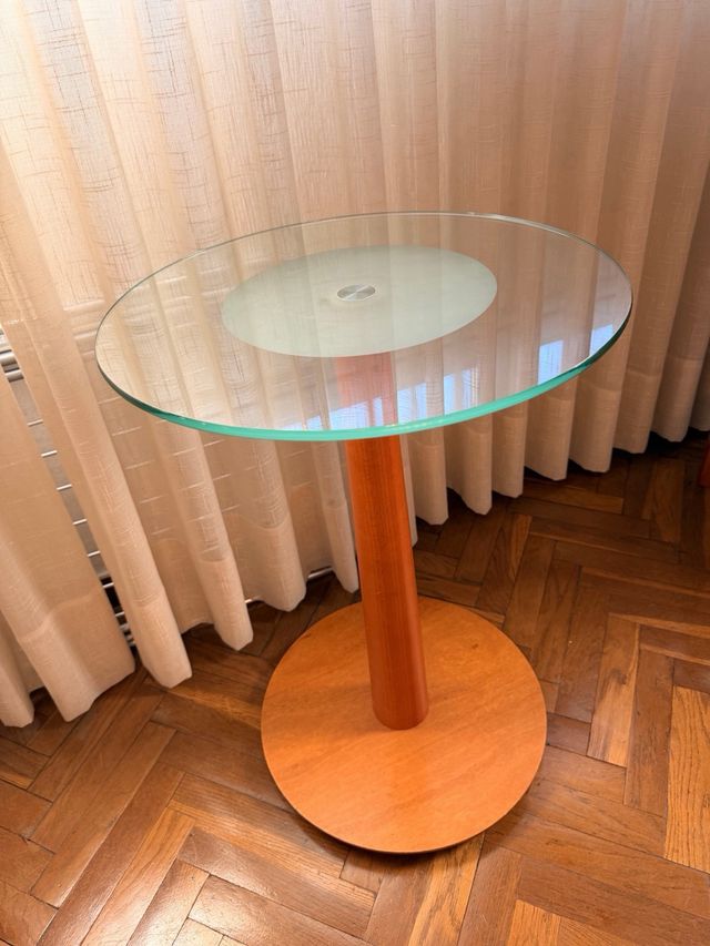 Mesa auxiliar cristal y madera